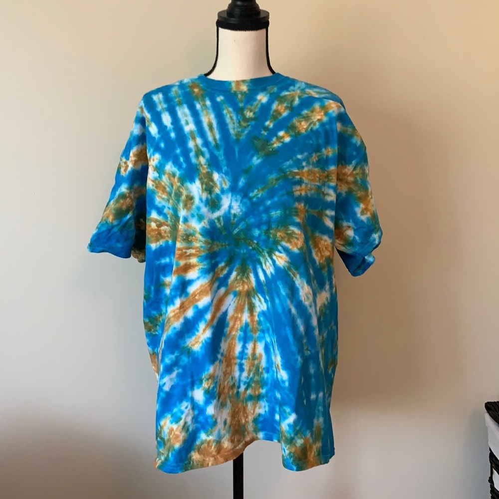 Tie dyed tshirt.